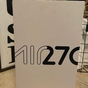 Women’s AIR MAX 270 size 8